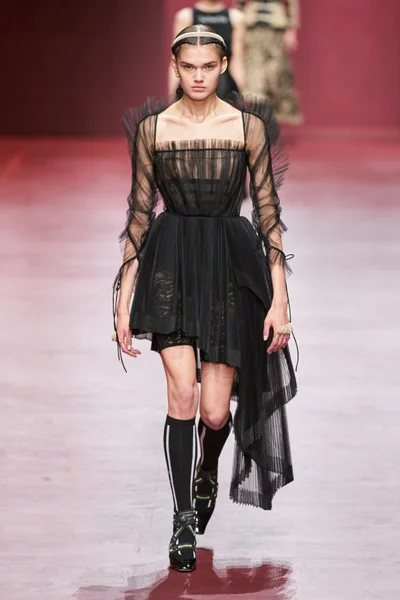 Look 25